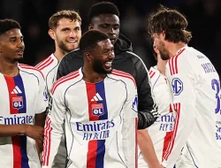 PSG Kalahkan Lyon 2-0, Rebut Puncak Klasemen Ligue 1