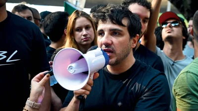 Renan Santos Vota em São Paulo e Critica ‘Eleição Mais Estranha’ Desde a Redemocratização