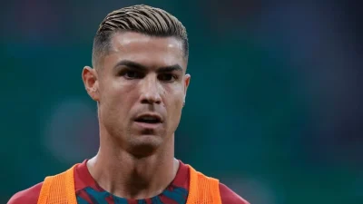 Ronaldo Bikin Gol dan Kibarkan Syal Arab Saudi, Al-Nassr Menang 3-1 Usai Tertunda Satu Jam