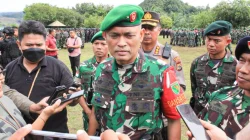 TNI: Dua Anggota KKB Tewas saat Kontak Tembak di Nduga, Rp88 Juta hingga 18 HP Disita
