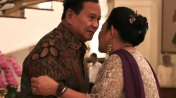 Unggah Foto Masa Muda Prabowo, Titiek Soeharto Doakan RI 1 di Ultah ke-75